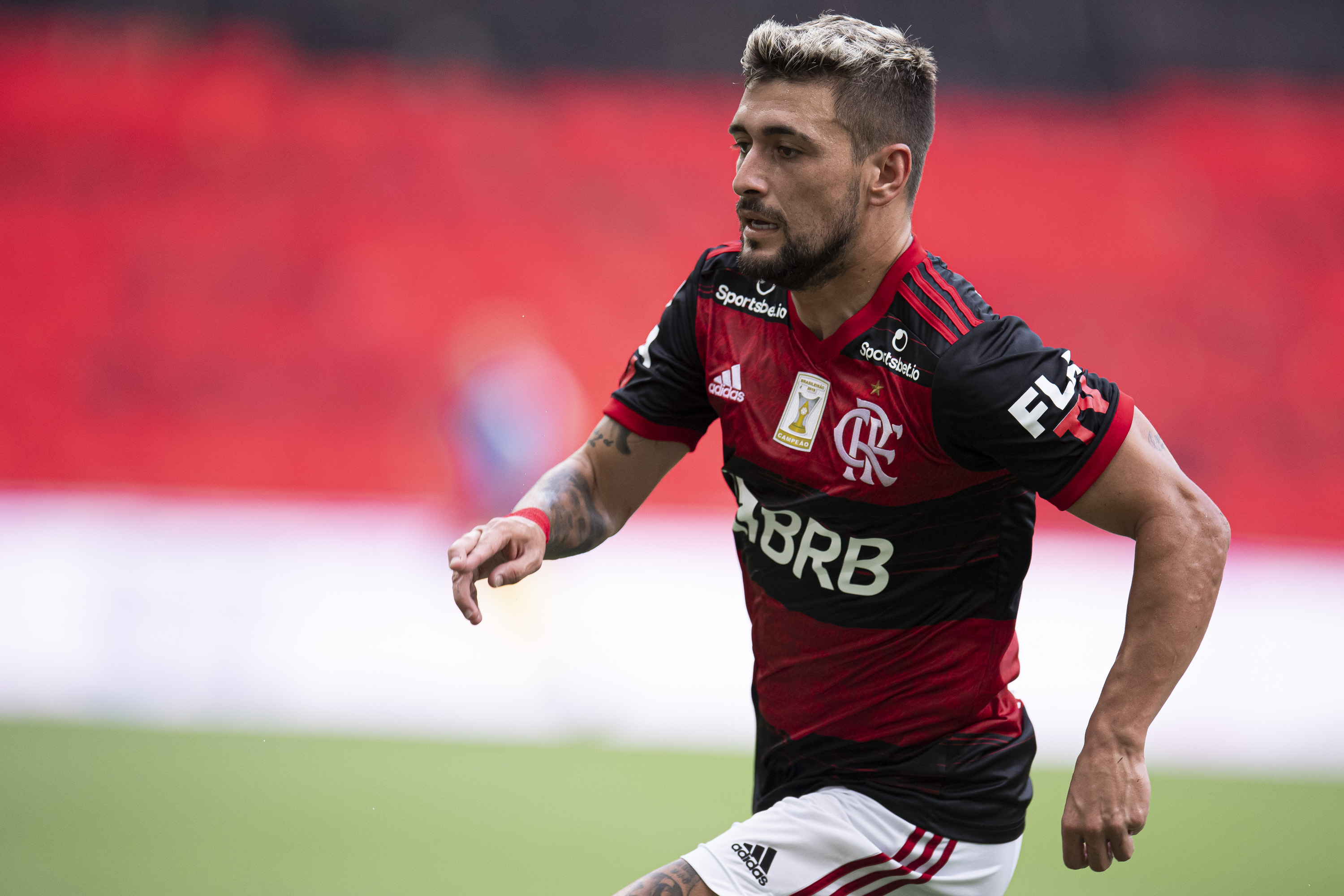 Arrascaeta tem contrato no Fla até 2023 e é um dos mais identificados com a Nação (Foto: Jorge Rodrigues/AGIF)