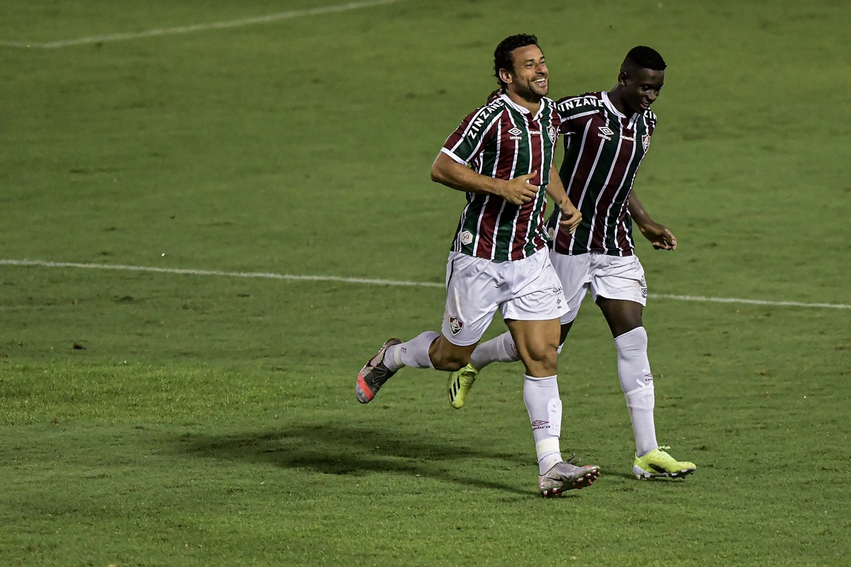 Jogadores do Fluminense comemoram gol. Foto: AGIF
