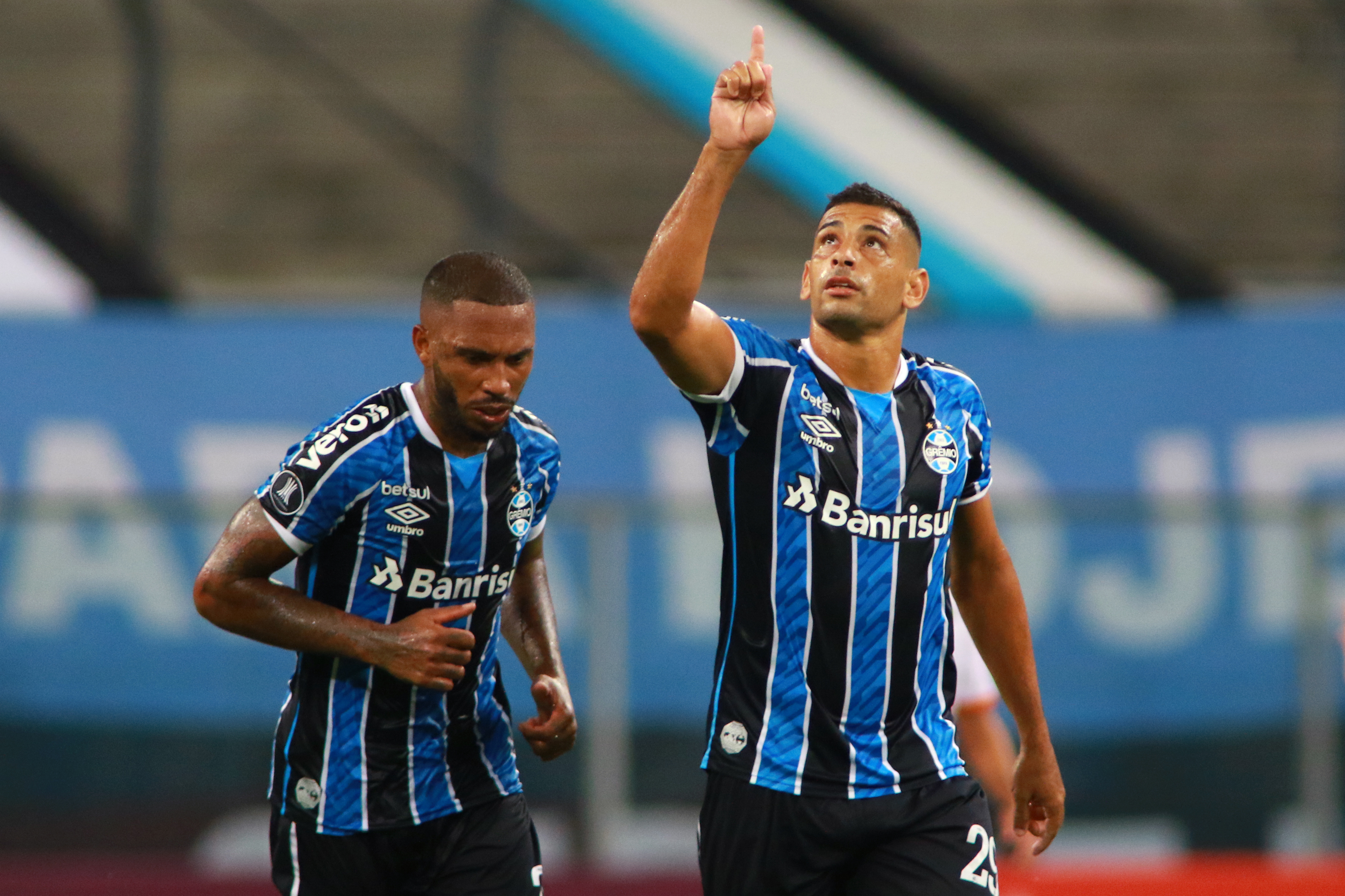 Diego Souza comemorando gol. (Foto: Getty Images)