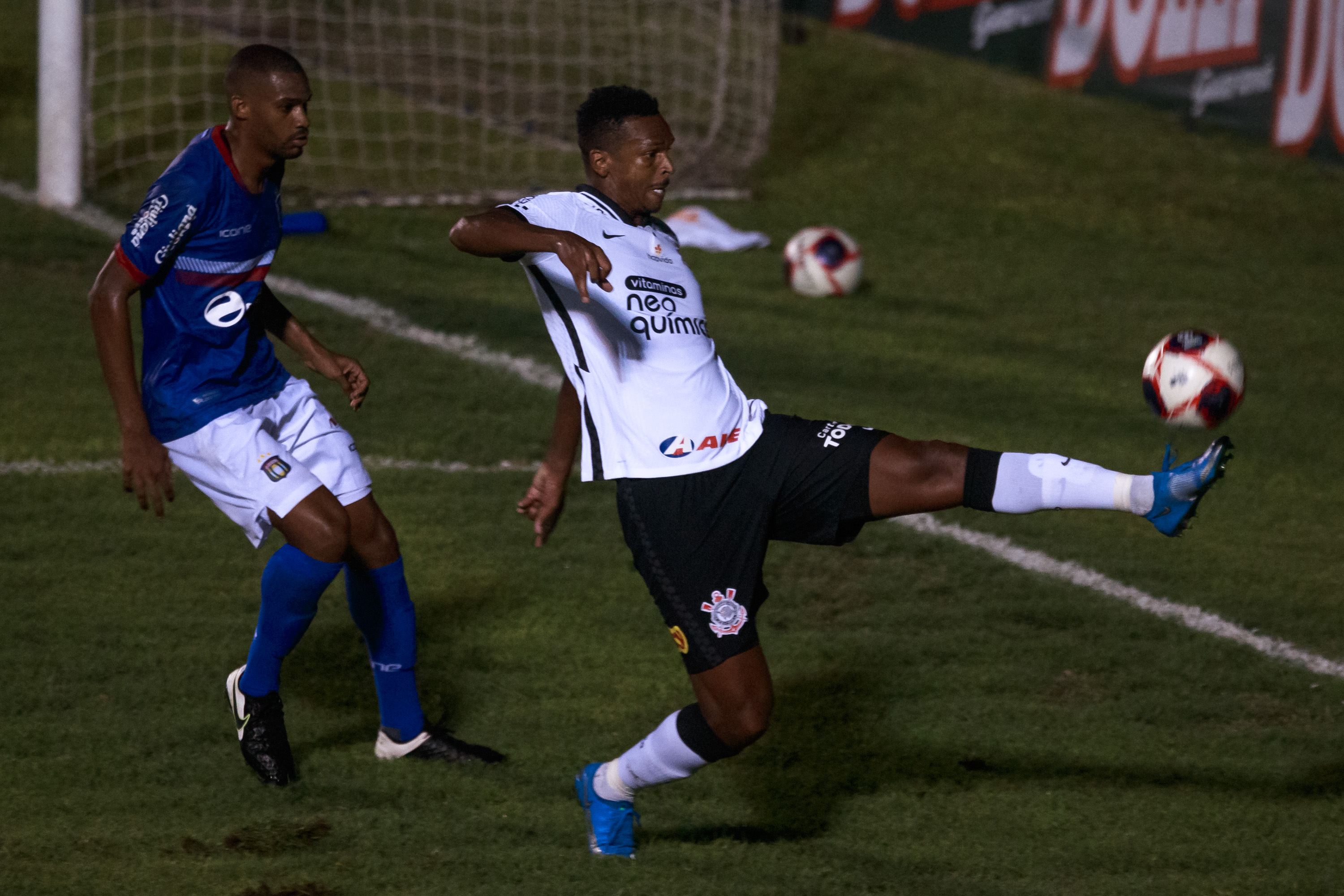 Corinthians em campo contra o São Caetano pelo Paulistão. (Foto: AGIF)