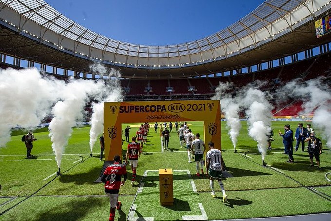 Times entrando em campo. (Foto: Fox Sports)