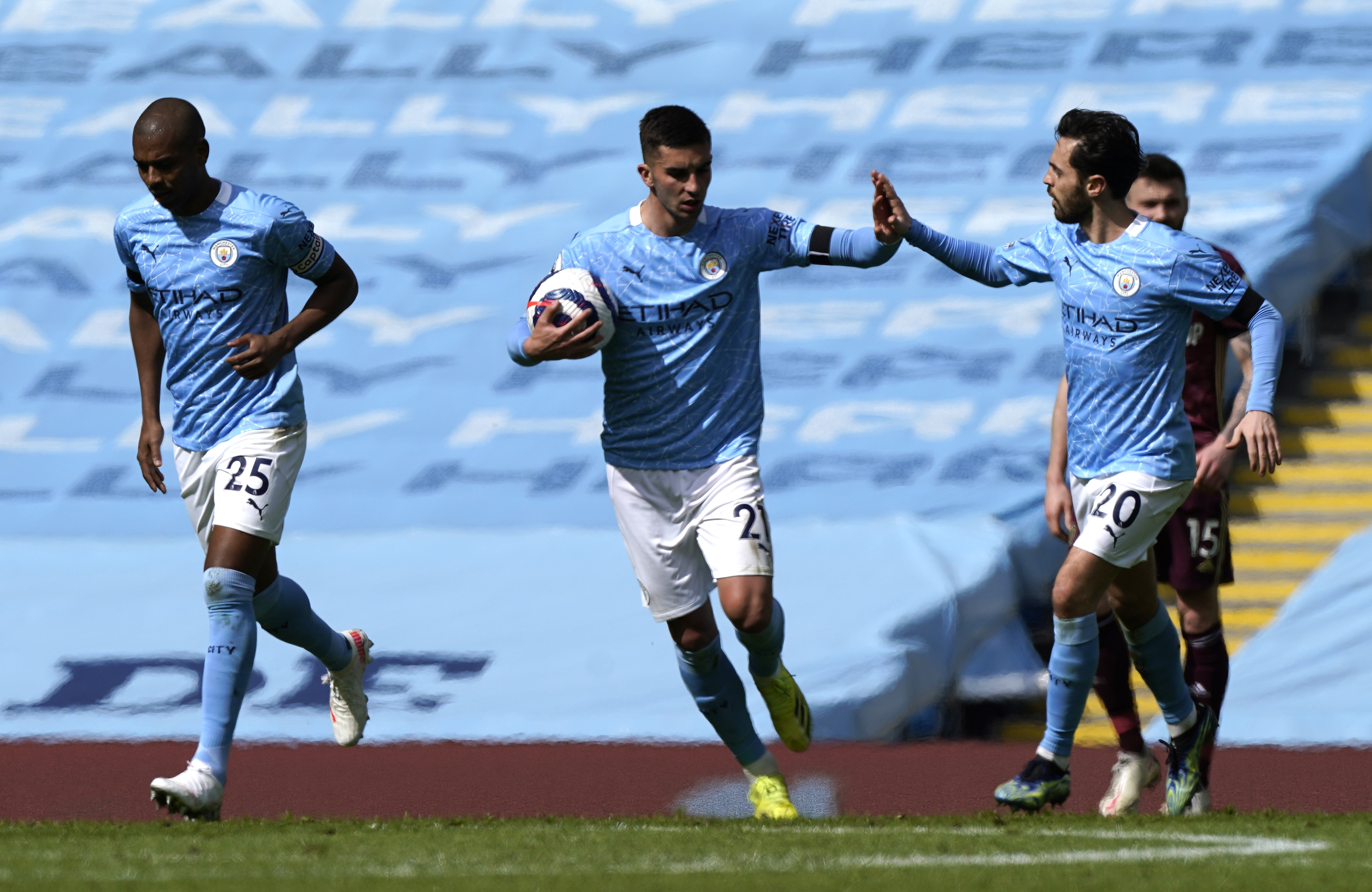 Manchester City comemorando gol. (Foto: Getty images)