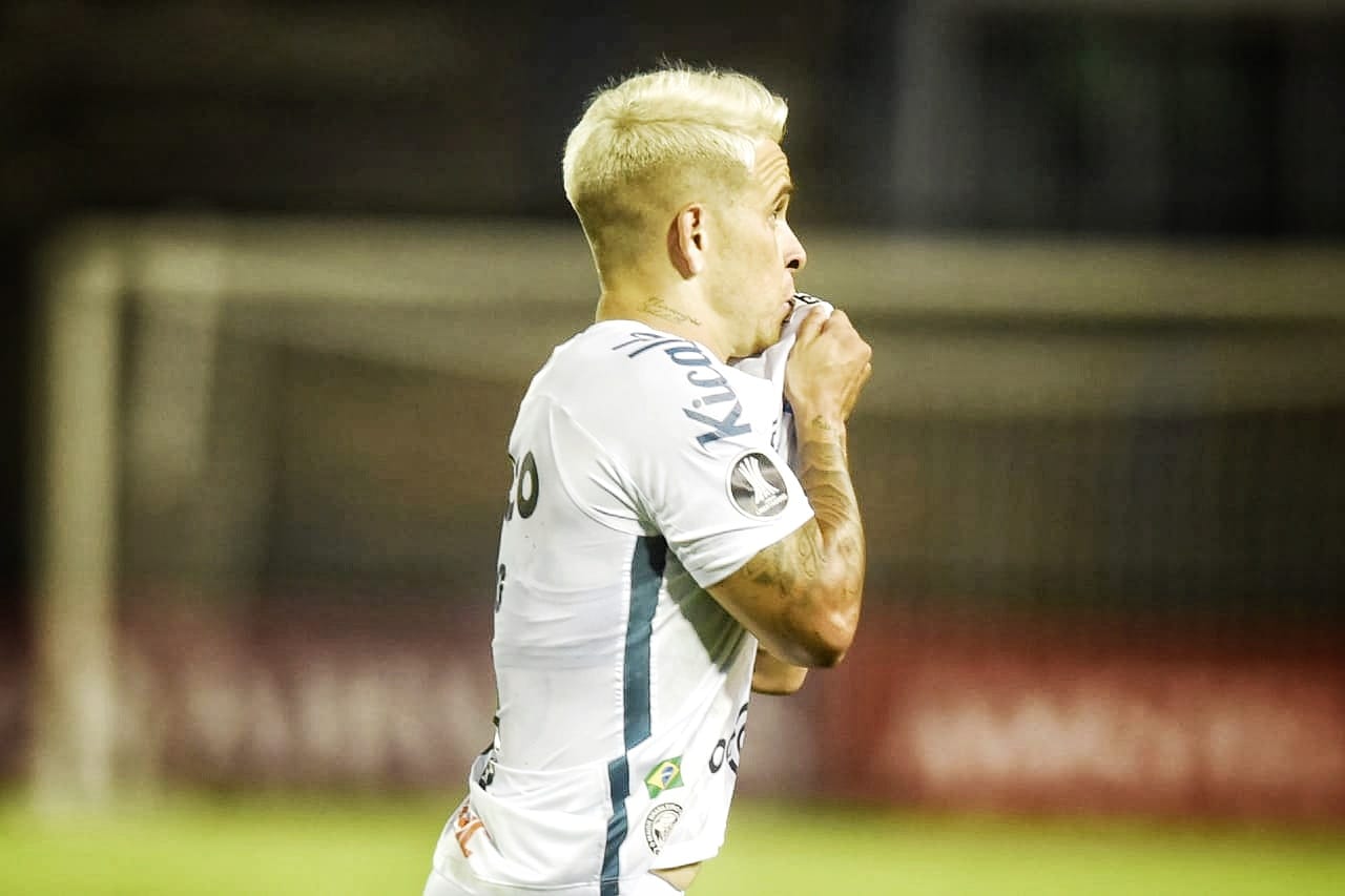 Soteldo inicia o jogo contra o San Lorenzo, logo mais, em Brasília no meio (Foto: Ivan Storti/Santos FC)