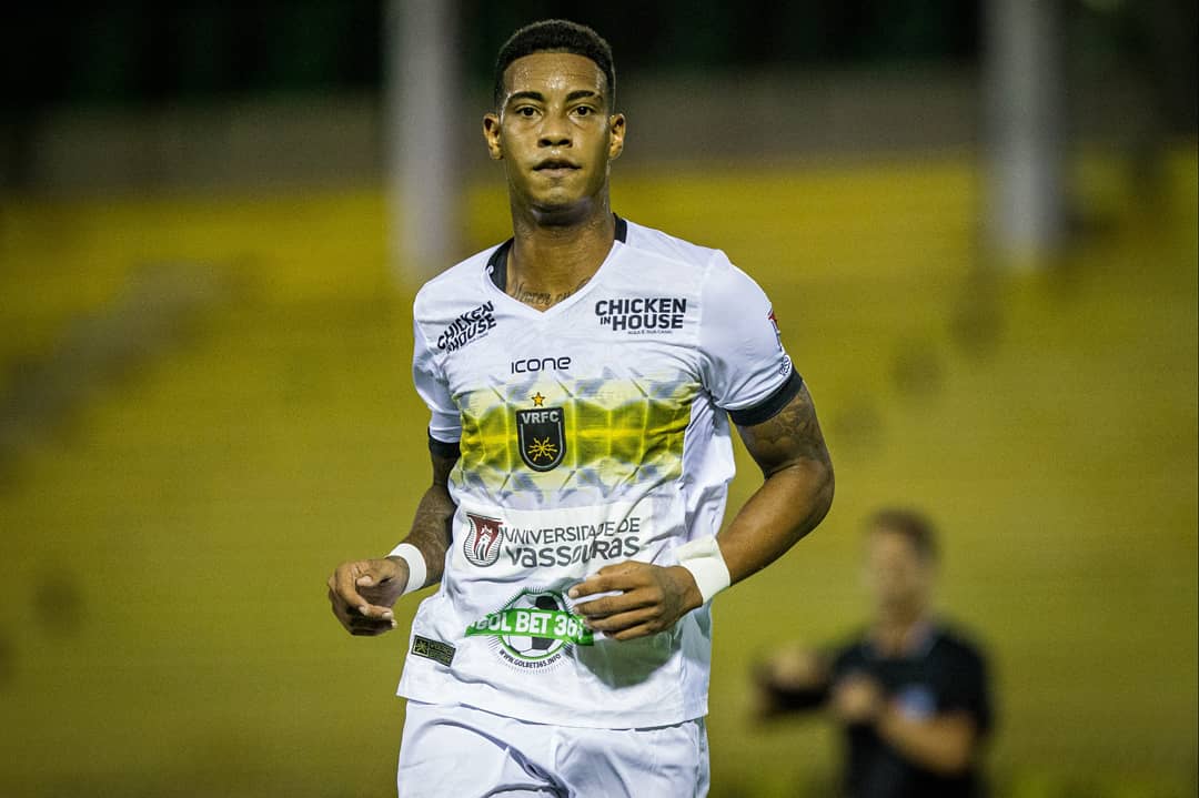 Alef Manga vem sendo a sensação do Carioca e pode parar no Flu (Foto: Twitter Oficial/@alefmanga)