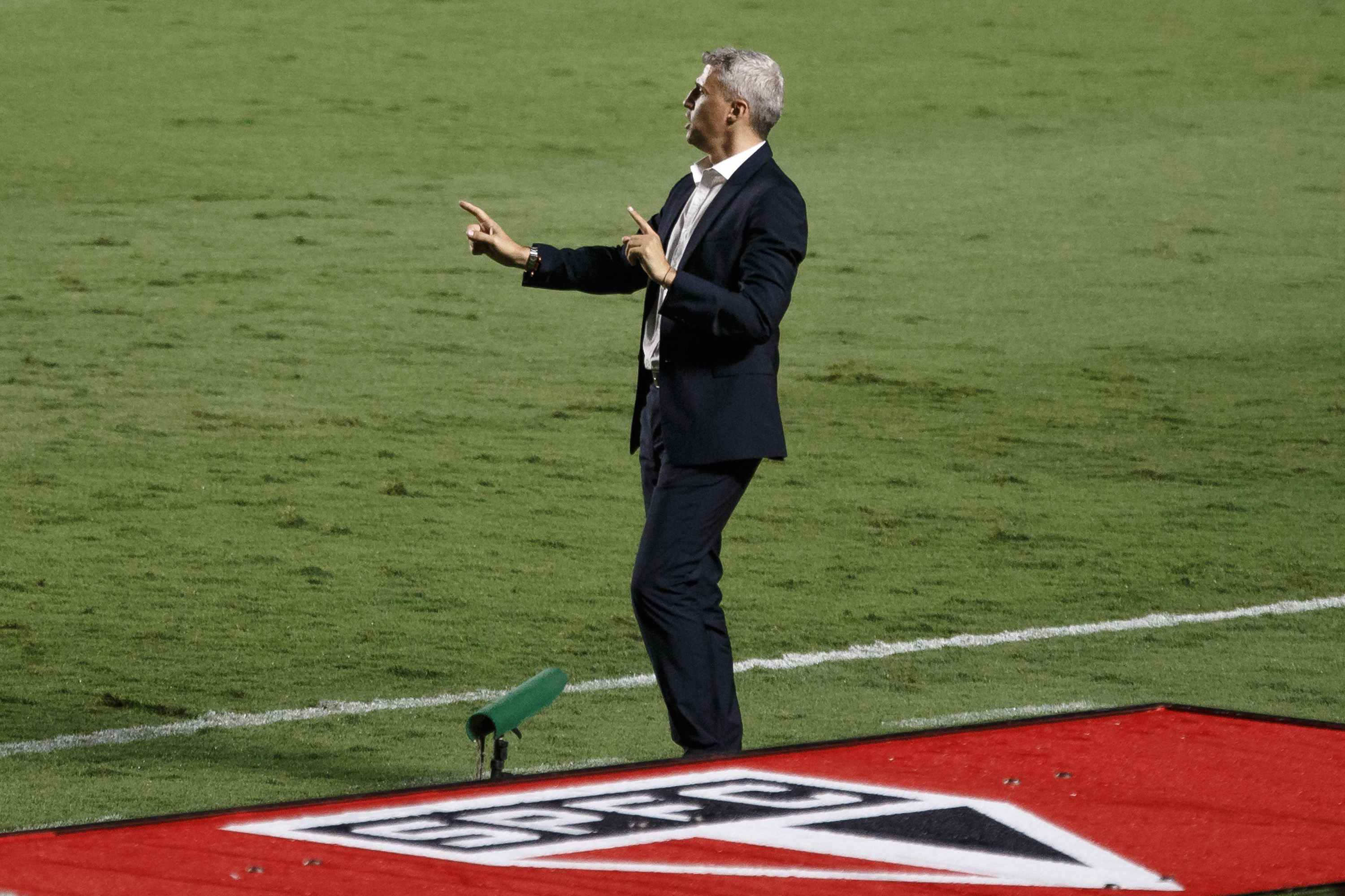 Crespo faz um bom início de trabalho no Tricolor. (Foto: AGIF)