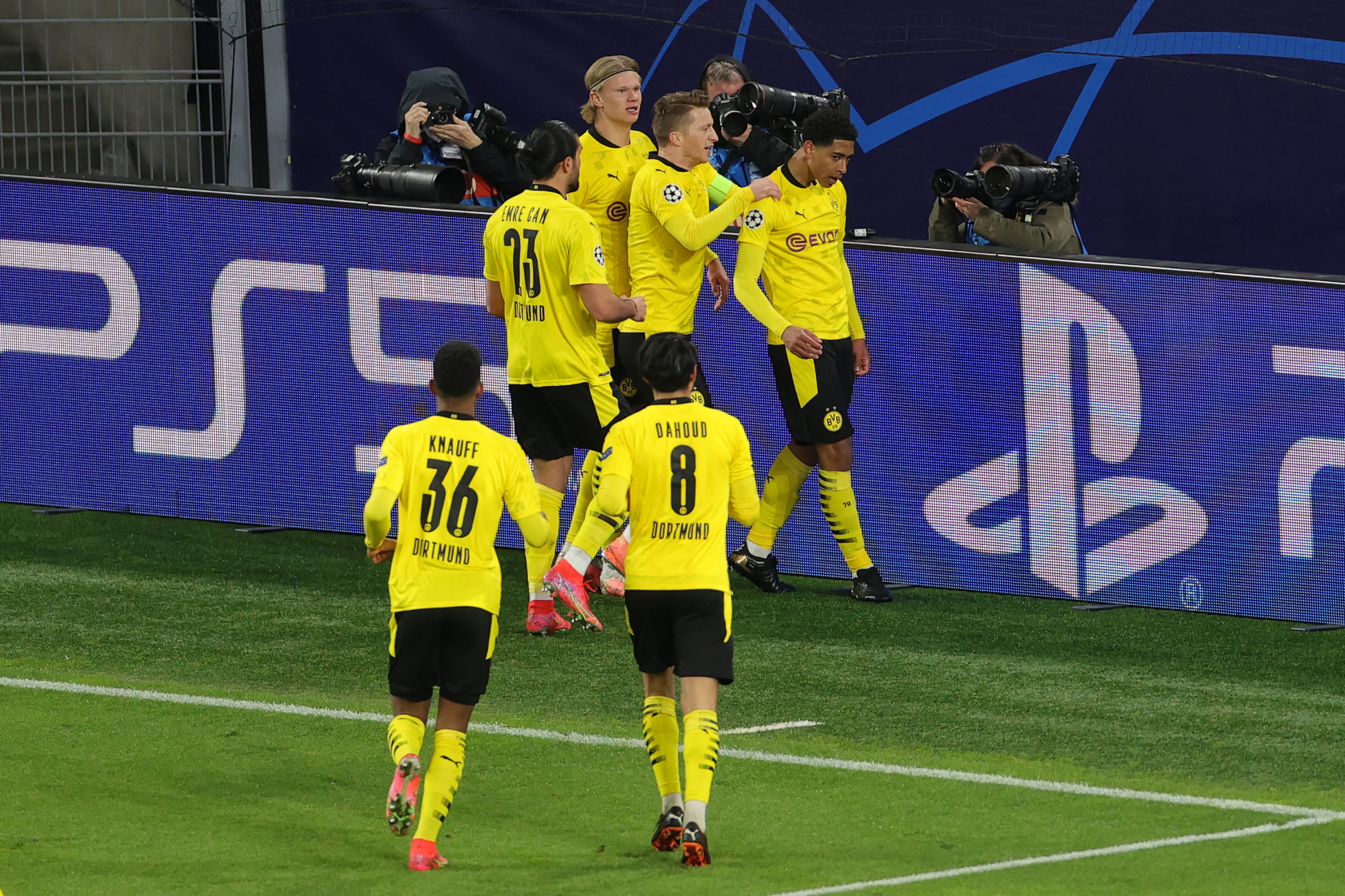 Borussia foi para o intervalo com a classificação na mão. (Foto: Getty Images)