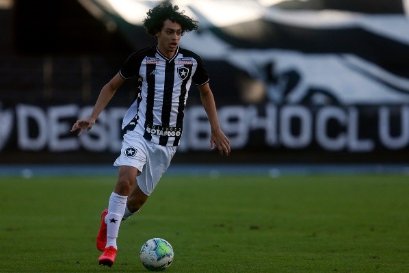 Com uma possível saída de Navarro, a cria do Bota, Matheus Nascimento, deve ganhar ser colocado mais à prova: Foto: Flickr Botafogo de Futebol e Regatas – autor: Vitor Silva