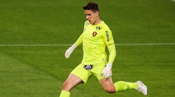 Luan Polli se destacou em 2020 com a camisa do Sport - Foto: Pedro H. Tesch/AGIF