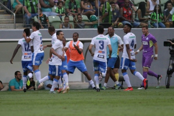 Comemoração de gol do São Bento. Foto: AGIF