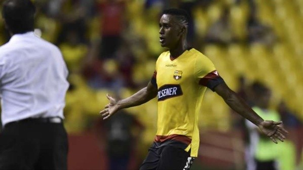 Barcelona em campo pelo campeonato nacional. (Foto: Getty Images)