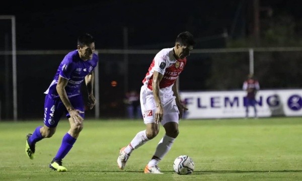 River Plate (PAR) jogando pelo campeonato nacional. (Foto: Reprodução) River Plate (PAR) jogando pelo campeonato nacional. (Foto: Reprodução)