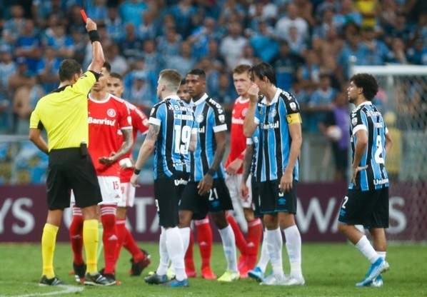 Gre-Nal em campo pela Libertadores de 2020. (Foto: Getty Images)