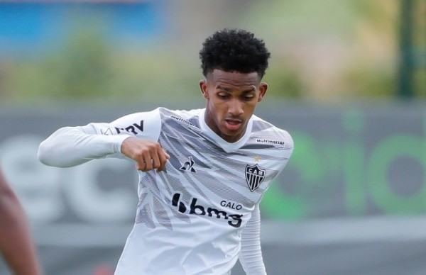 Dylan Borrero vem sendo elogiado por Cuca e é uma opção para a vaga de Zaracho — Foto: Bruno Cantini / Atlético