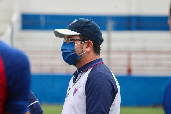 Enderson: demitido do Fortaleza (Foto: Leonardo Moreira/Fortaleza) Enderson: demitido do Fortaleza (Foto: Leonardo Moreira/Fortaleza)