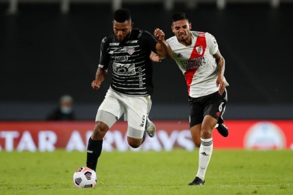 Borja, do Junior de Barranquilla, em duelo contra o River Plate. Foto: Getty Images
