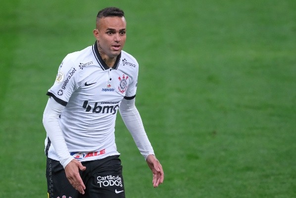 Luan está sem espaço no Corinthians (Foto: Marcello Zambrana/AGIF)