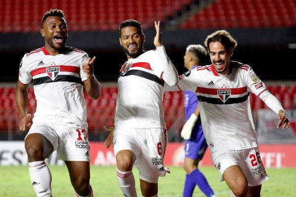 São Paulo comemorando gol no Morumbi, pela Libertadores. (Foto: Getty Images)
