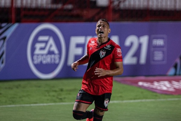 Atlético-GO tem duelo decisivo nesta quarta-feira (19) (Foto: Heber Gomes/AGIF)