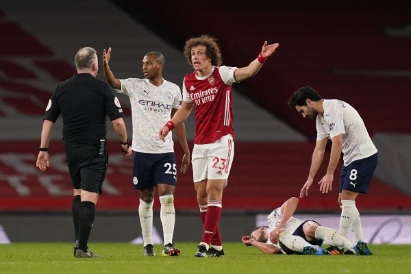 David Luiz en el campo con el Arsenal.  (Foto: Getty Images)