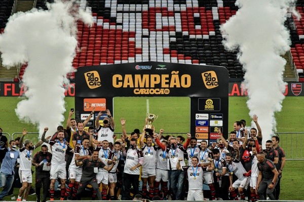 Flamengo campeão carioca 2021. (Foto: Thiago Ribeiro/AGIF)