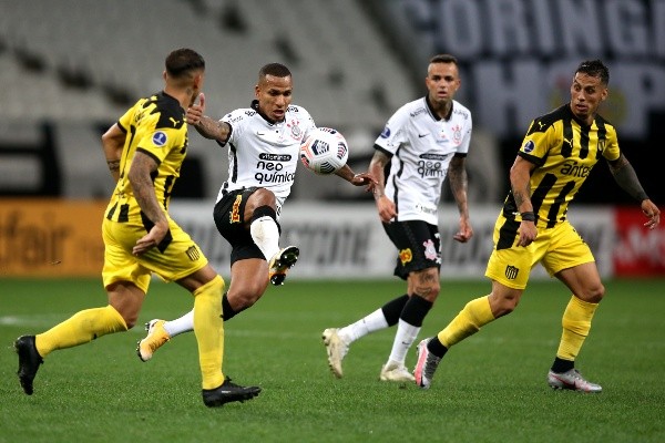 Corinthians em campo pela Sul-Americana. (Foto: Getty Images)