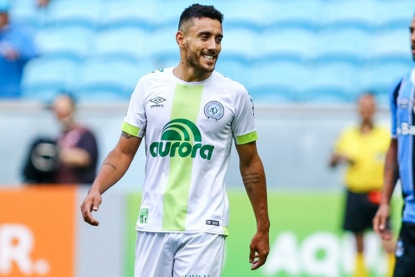 Alan Ruschel em campo pela Chapecoense. (Foto: Getty Images) 