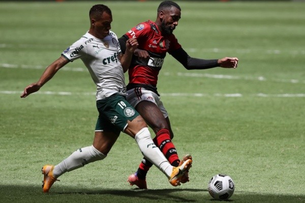 Breno Lopes e Gerson. Foto: Getty Images