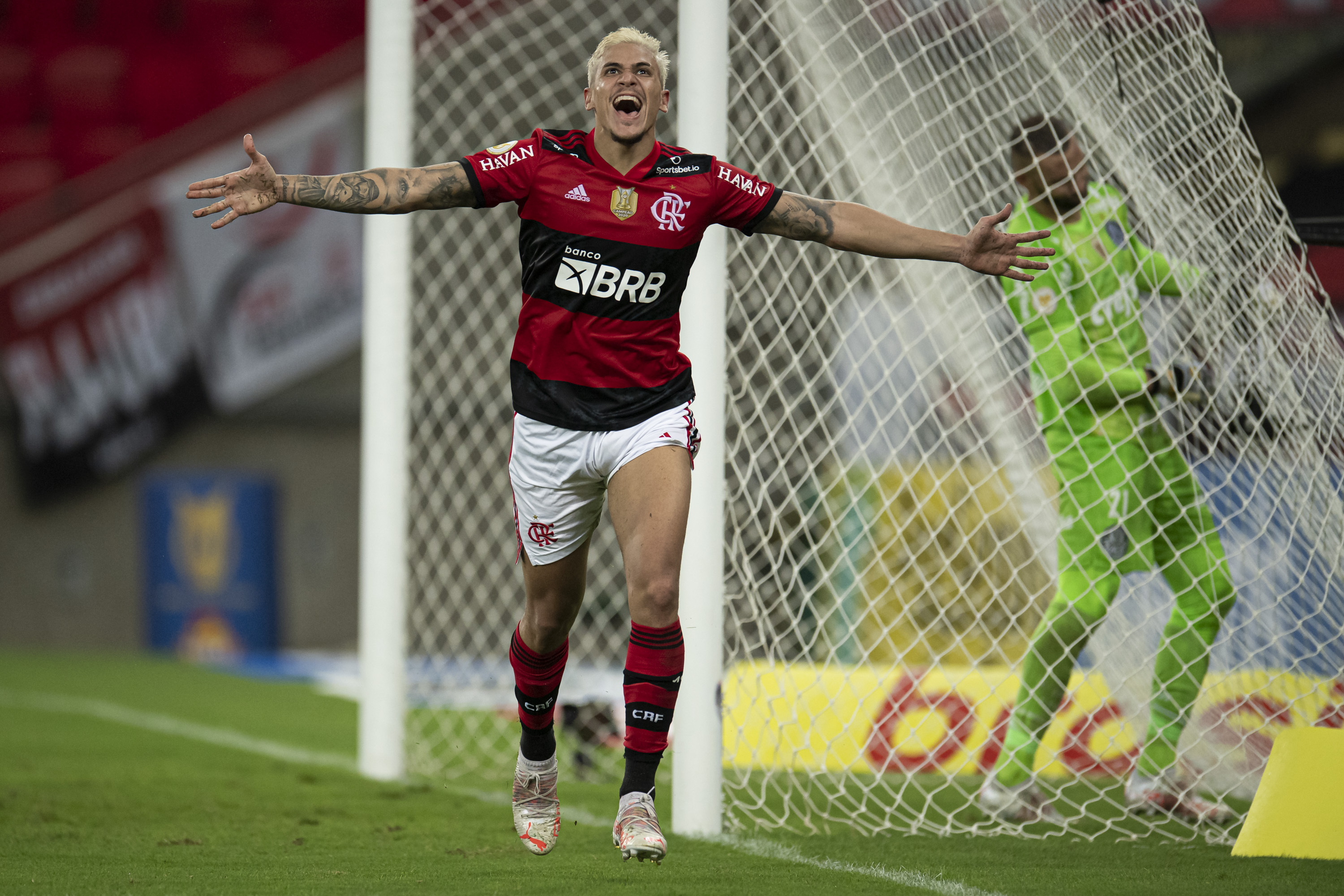 Pedro foi o autor do gol que decretou a vitória do Flamengo em cima do Palmeiras na estreia do Brasileirão. (Jorge Rodrigues/AGIF)