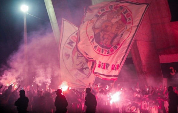 A torcida do Tricolor compareceu na frente do estádio para apoiar a equipe antes do confronto. (Foto: Joao Allbert/AGIF) A torcida do Tricolor compareceu na frente do estádio para apoiar a equipe antes do confronto. (Foto: Joao Allbert/AGIF)
