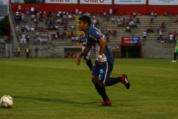 Jogador do Cianorte. Foto: Robson Mafra/AGIF