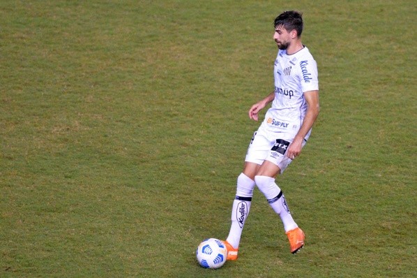 Luan Peres, jogador do Santos. Foto: Walmir Cirne/AGIF