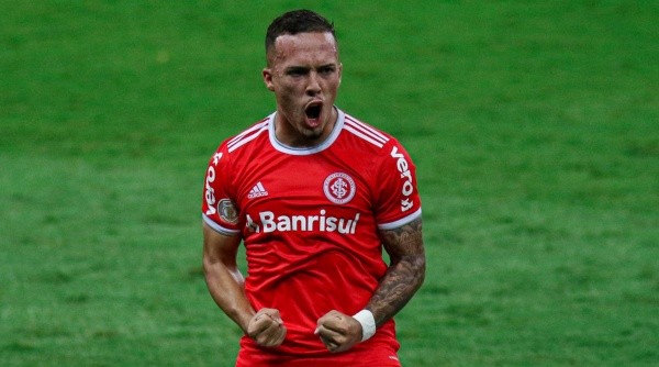 Peglow está emprestado ao Porto pelo Internacional (Foto: Fernando Alves/AGIF) Peglow está emprestado ao Porto pelo Internacional (Foto: Fernando Alves/AGIF)