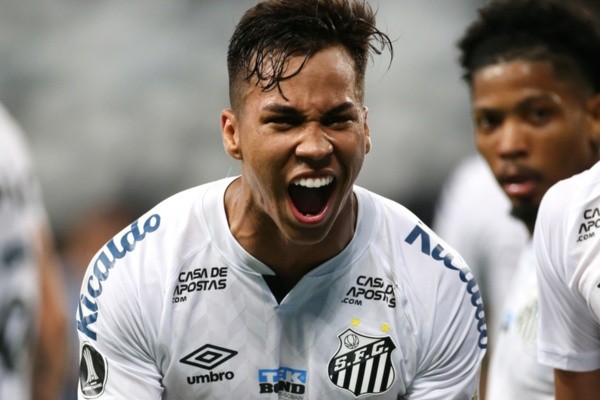 Comemoração de gol de Kaio Jorge, do Santos. Foto: Getty Images