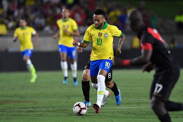 Neymar em campo pela seleção brasileira. (Foto: Getty Images)