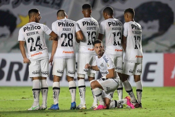 Santos em campo contra o Boca Juniors. (Foto: Getty Images)