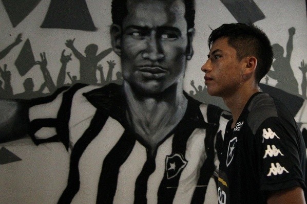 Lecaros não disputou nenhuma partida pelo Botafogo em 2021 no profissional (Foto: Vitor Silva/Botafogo)