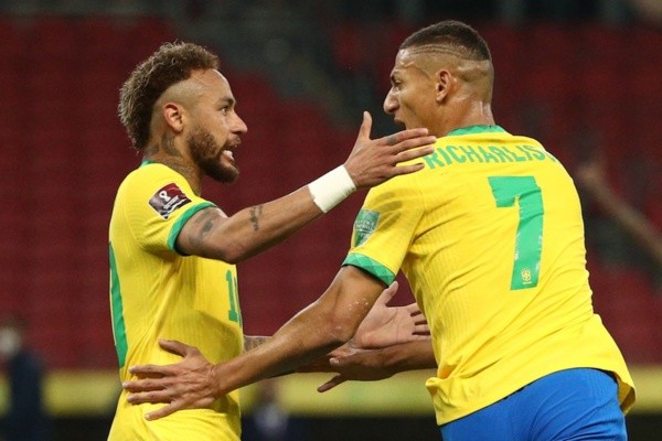 Neymar e Richarlison em comemoração. Foto: Getty Images