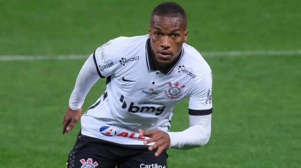 Xavier está na mira do Santos - Foto: Marcello Zambrana/AGIF