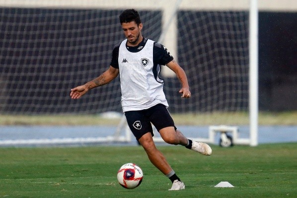 Marcinho era presença constante nos escalados por Chamusca, mas foi cortado para os dois próxims jogos – Foto: Flickr Oficial Botafogo de Futebol e Regatas – autor: Vitor Silva