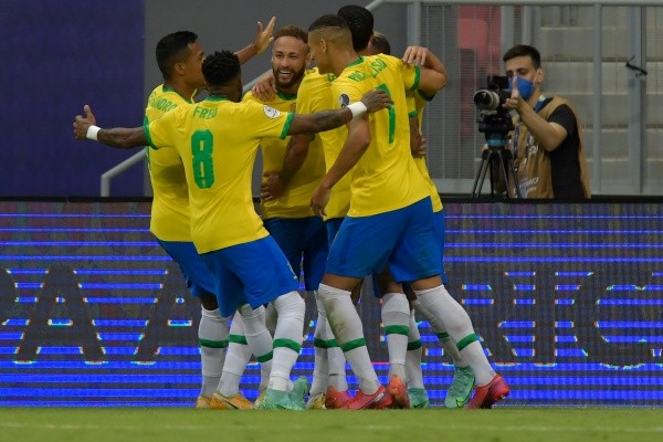 Seleção brasileira comemorando gol contra a Venezuela. (Foto: Getty images)