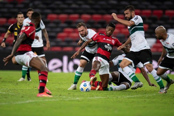 Flamengo em campo pela Copa do Brasil. (Foto: Jorge Rodrigues/AGIF)