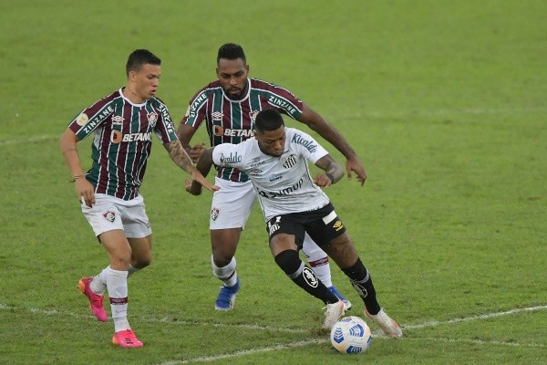 Fluminense em campo pelo Brasileirão. (Foto: Thiago Ribeiro/AGIF)