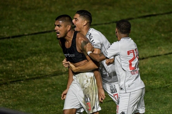 Léo Matos, autor de gol da vitória contra o Brusque, segue na LD diante do Goiás (Foto:Thiago Ribeiro/AGIF)
