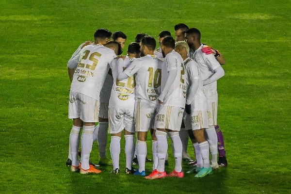 Time do Zeirojuntando a força coletiva da Raposa – Foto:Volmer Perez/AGIF