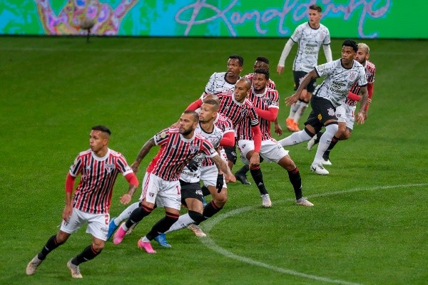 São Paulo em campo pelo Brasileirão. (Foto: Marcello Zambrana/AGIF)