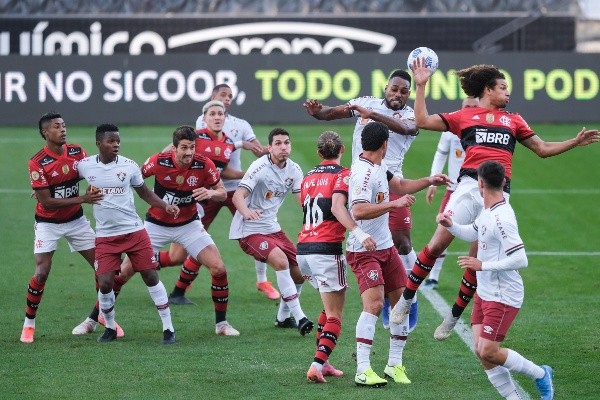 Flamengo em campo contra o Fluminense. (Marcello Zambrana/AGIF)