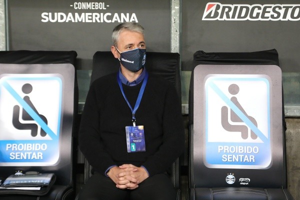 Tiago Nunes deicou o comando do Grêmio. (Foto: Getty Images)