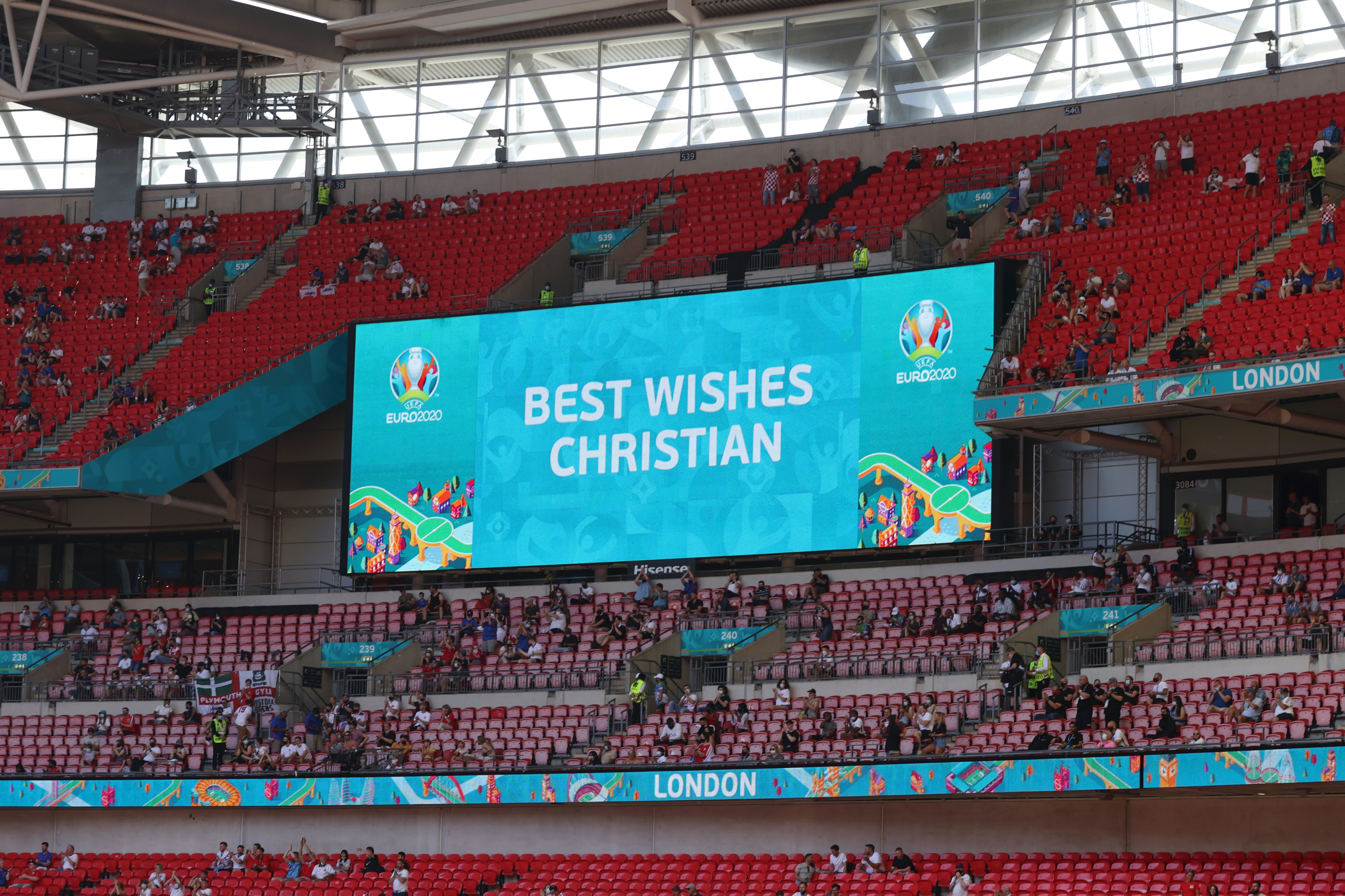 Eriksen recebeu diversas homenagens desde o início da Eurocopa. (Foto: Getty Images)