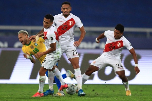Brasil em campo contra o Peru, na semifinal da Copa América. (Foto: Getty Images)