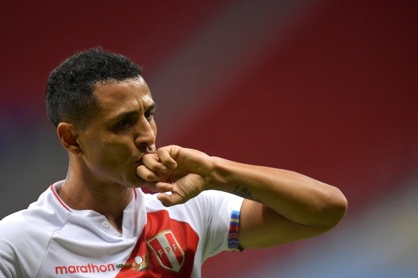 Yoshimar Yotún em campo pela seleção peruana. (Foto: Getty Images)
